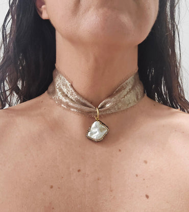 Chocker Tela