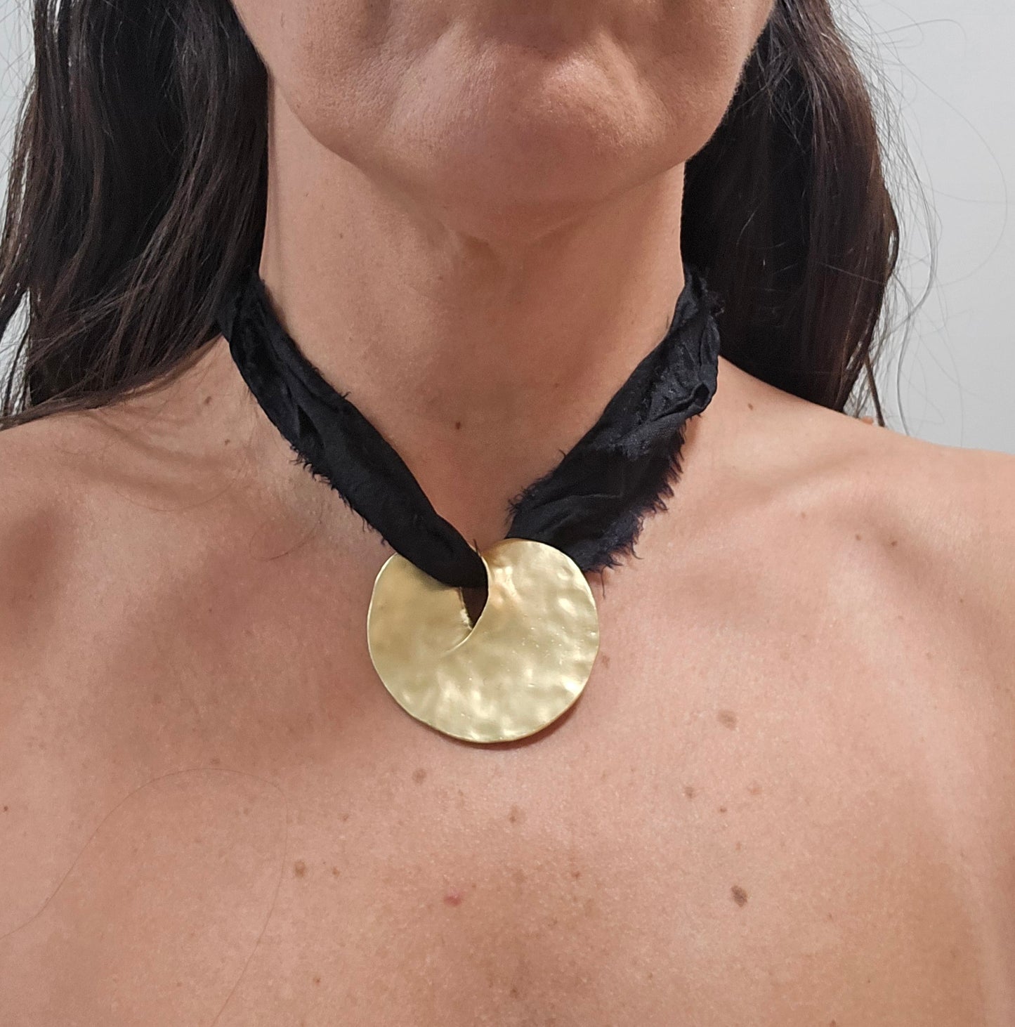 Collar seda negro