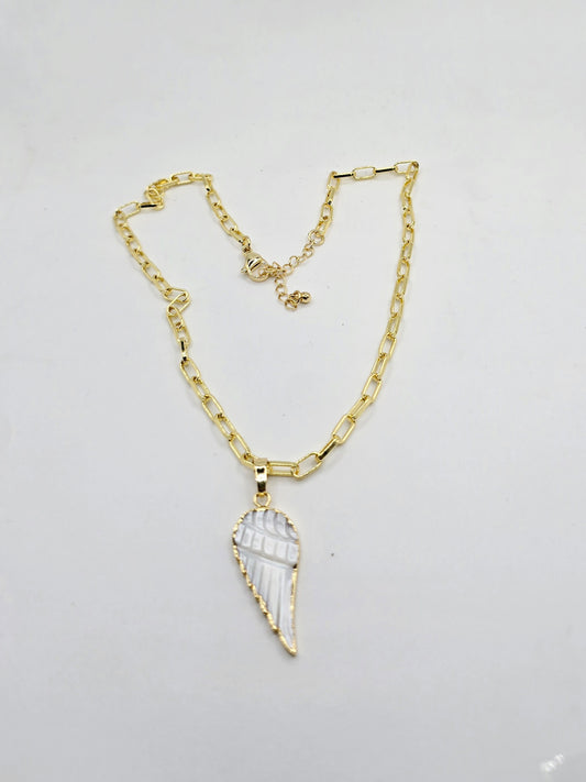 Collar pluma en perla