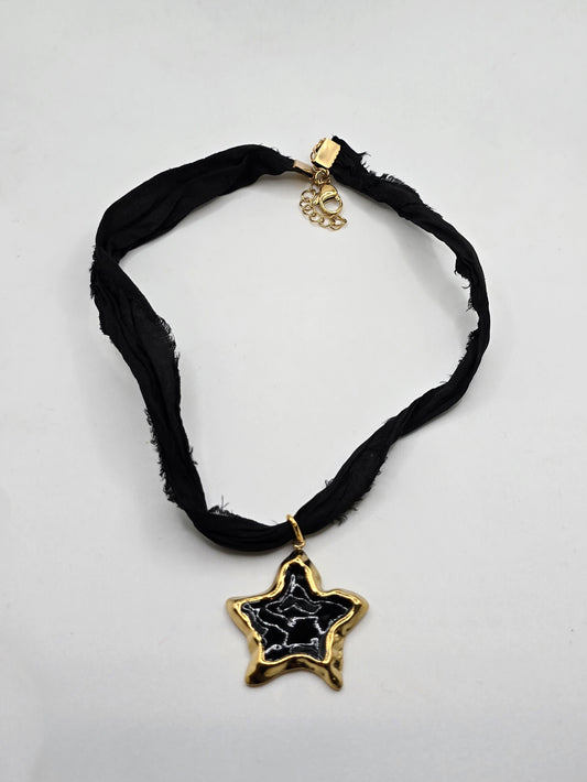 Collar seda negro