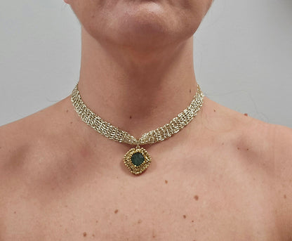 Collar Tejido con colgante Bordado