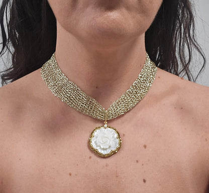 Collar Tejido flor de nacar