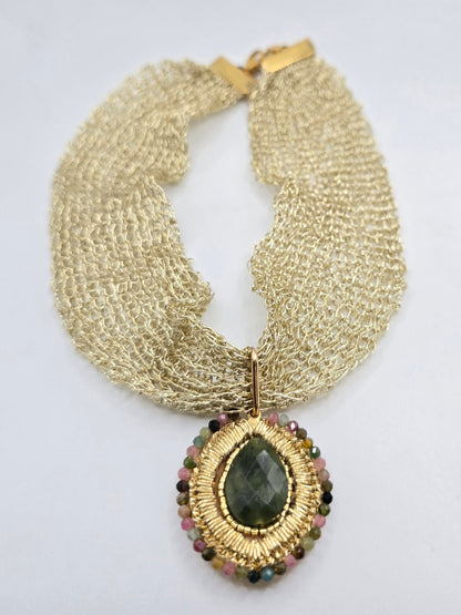 Collar Tejido con colgante Bordado con turmalina
