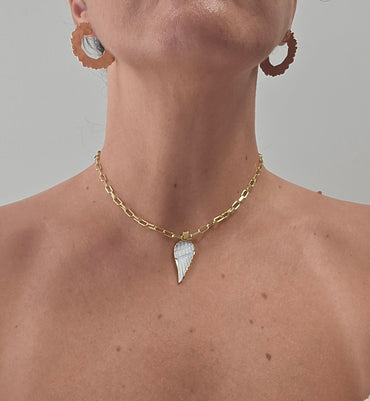 Collar pluma en perla