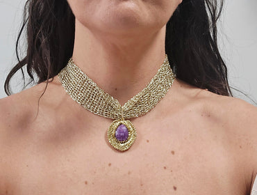 Collar Tejido con colgante Bordado