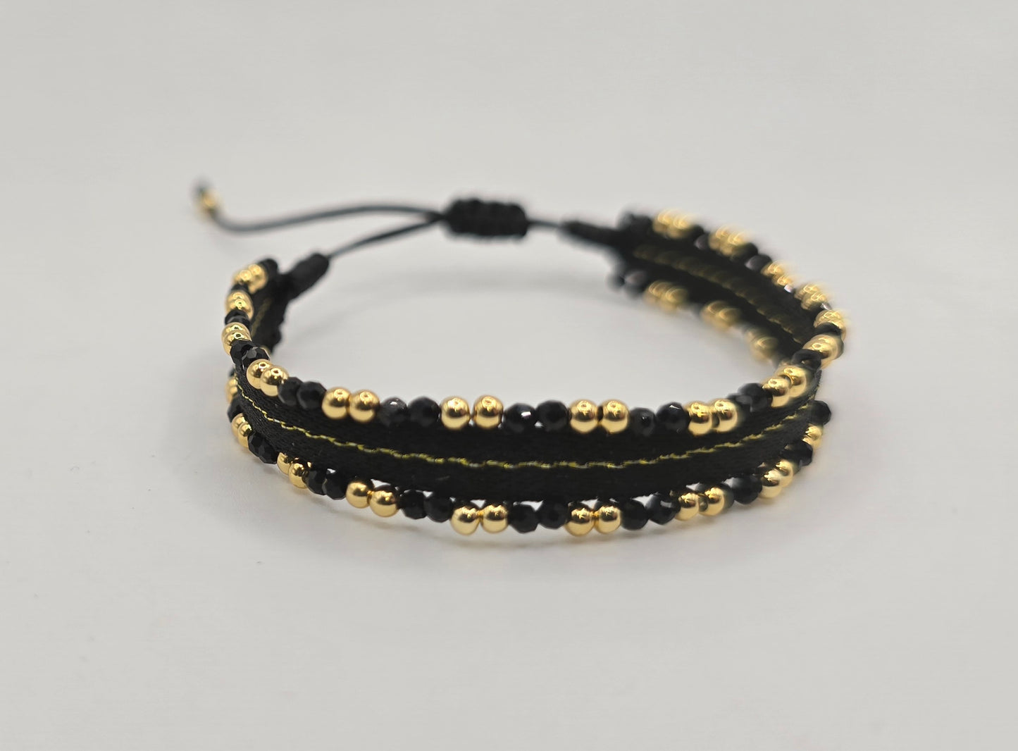 Pulsera negra