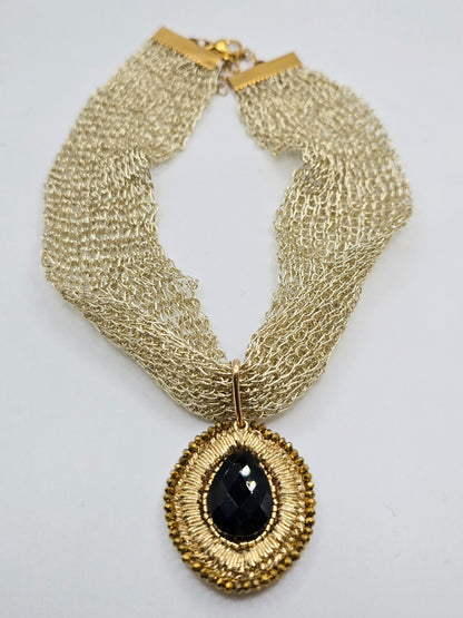 Collar Tejido con colgante Bordado