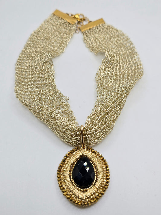 Collar Tejido con colgante Bordado