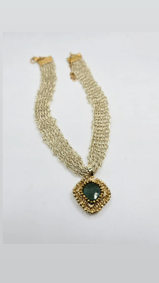 Collar Tejido con colgante Bordado
